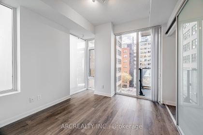 Photo 8 at 404 - 435 Richmond Street W, Waterfront Communities C1, Toronto