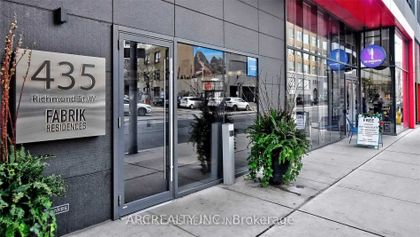 Photo 13 at 404 - 435 Richmond Street W, Waterfront Communities C1, Toronto