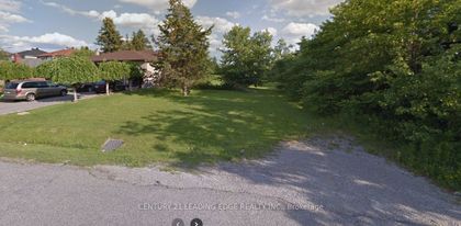 Photo 3 at 267 Old Sixteenth Avenue, Doncrest, Richmond Hill