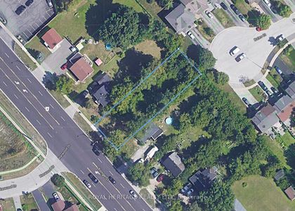Photo 1 at 423 Yonge Street, Painswick North, Barrie Photo 1 at 423 Yonge Street, Painswick North, Barrie