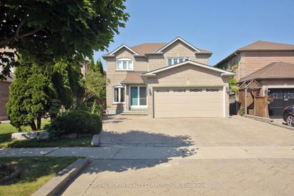 Photo 1 at 6 Wildhaven Crescent, Maple, Vaughan