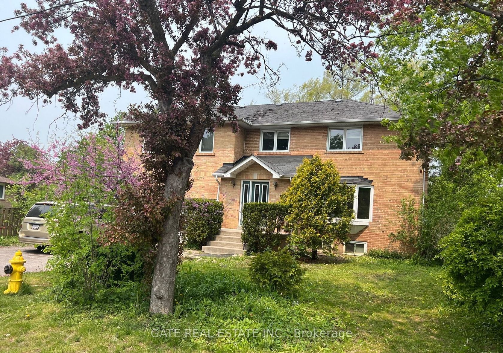 16 Glenelia Avenue, Newtonbrook East, Toronto 
