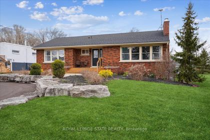 Photo 2 at 5117 Canborough Rd