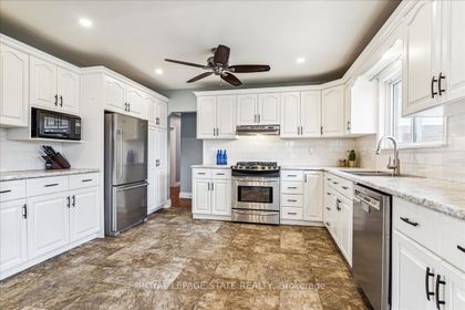 Photo 4 at 5117 Canborough Rd