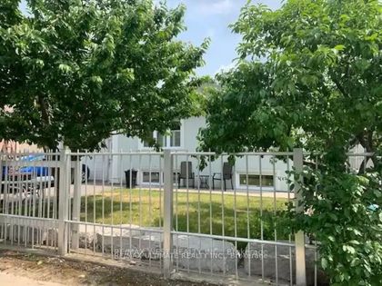 Photo 1 at 257 PATRICIA Ave, Newtonbrook West, Toronto