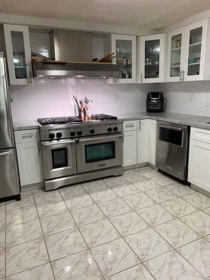 Photo 13 at 257 PATRICIA Ave, Newtonbrook West, Toronto