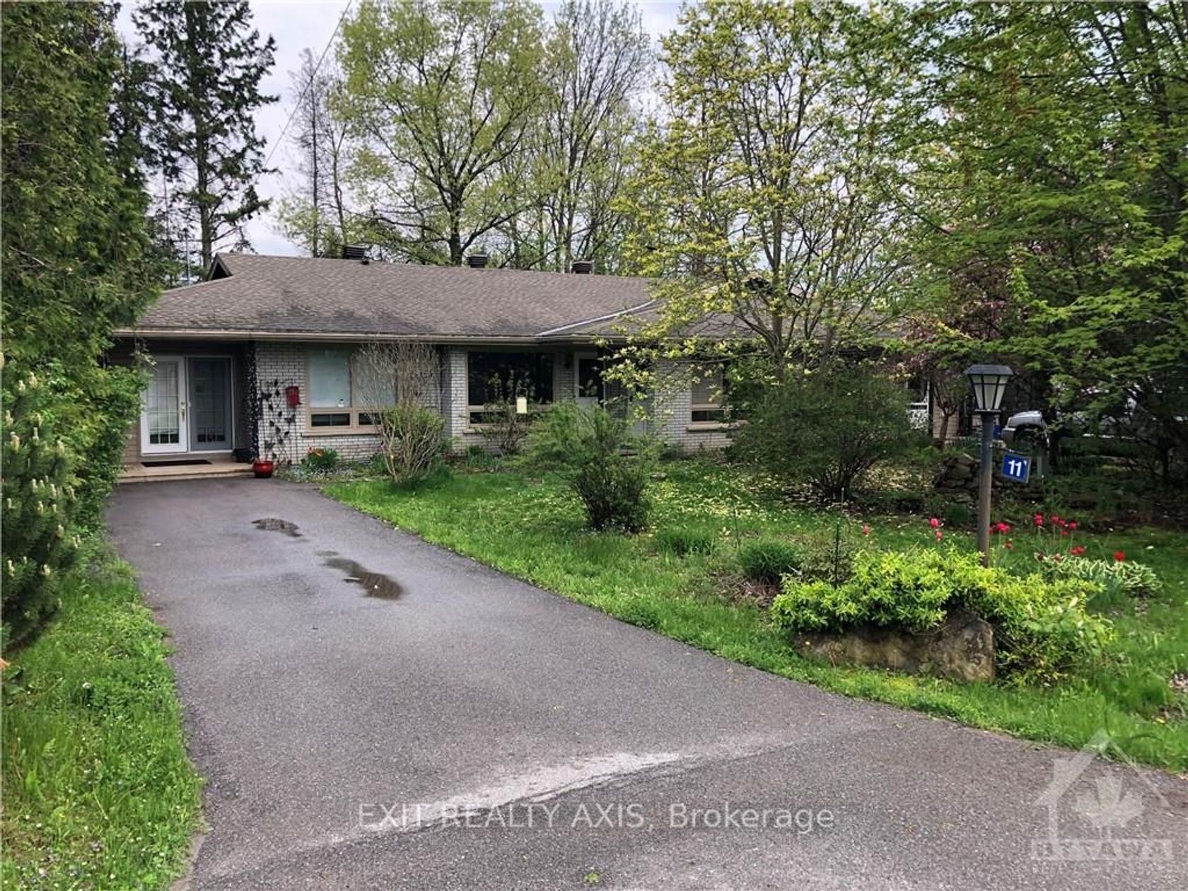 13 BAYVIEW Cres 