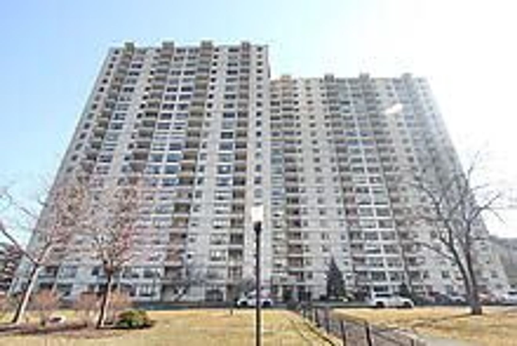 408 - 370 Dixon Road E, The Westway, Toronto by Loree Meneguzzi Real Estate 408 - 370 Dixon Road E, The Westway, Toronto