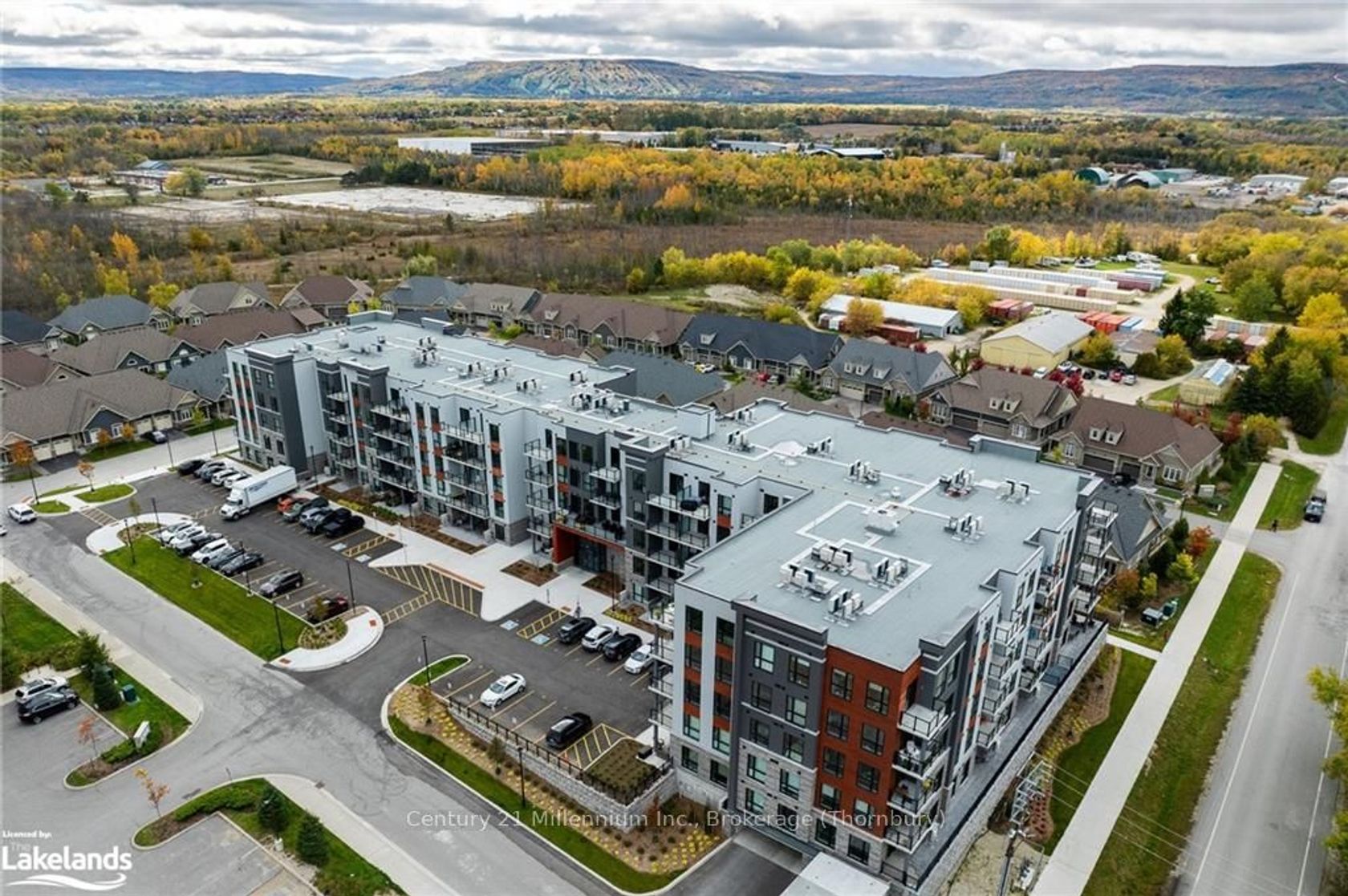 207 - 4 KIMBERLY Lane, Collingwood 