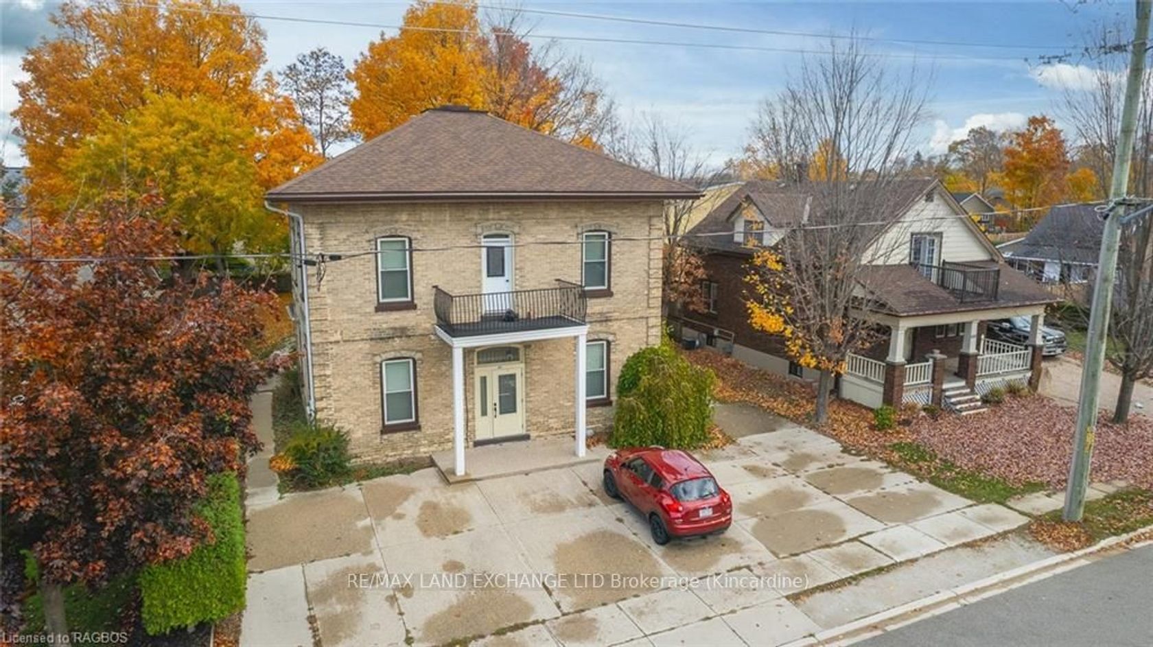 695 MILL St 