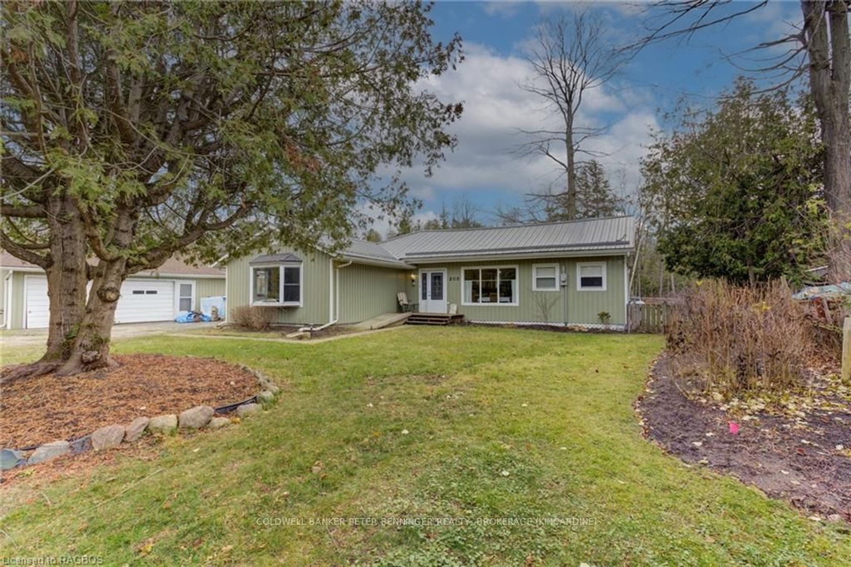 205 LONDON Rd by Loree Meneguzzi Real Estate 205 LONDON Rd