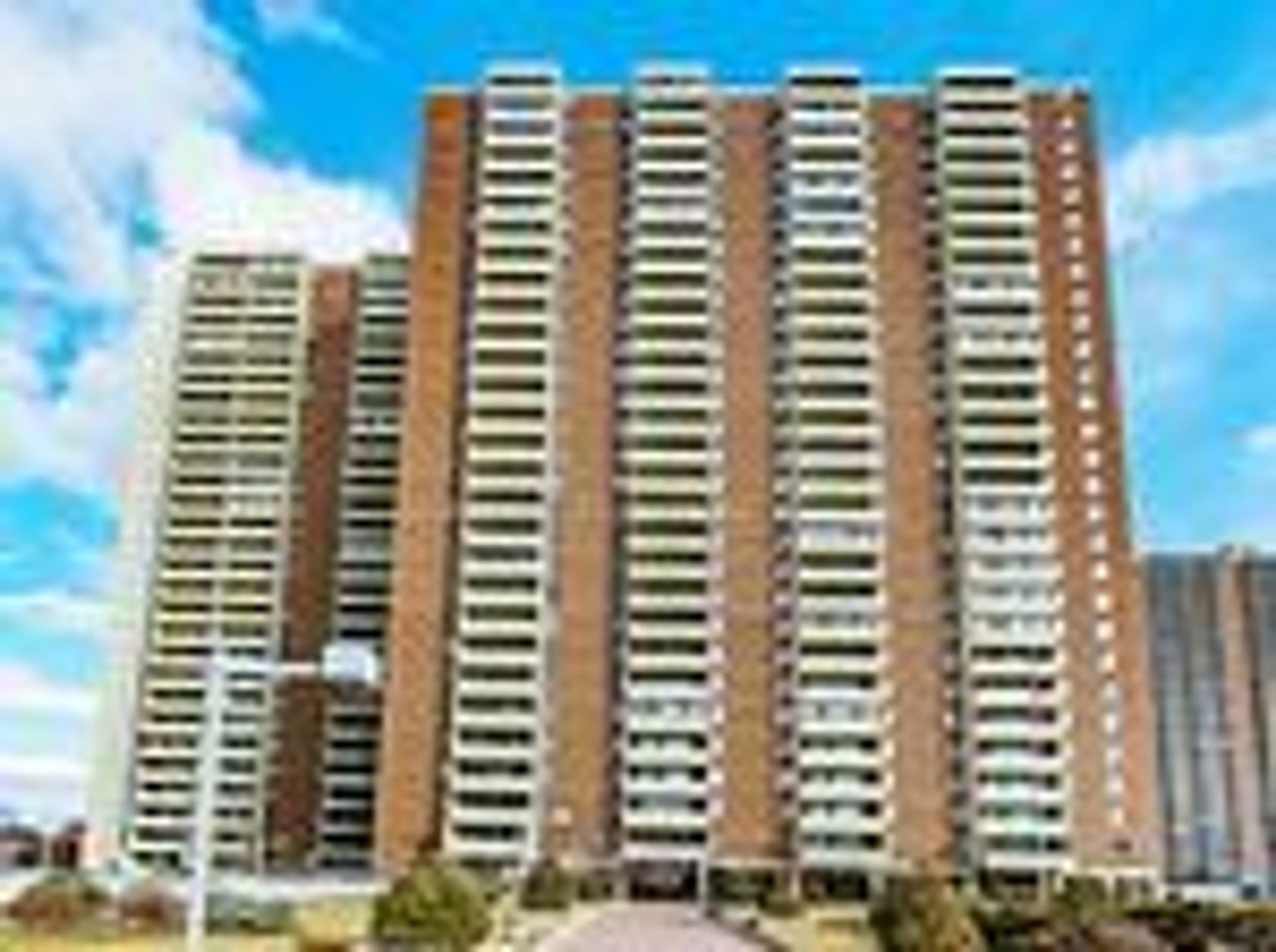 2519 - 5 Massey Sq, Crescent Town, Toronto 