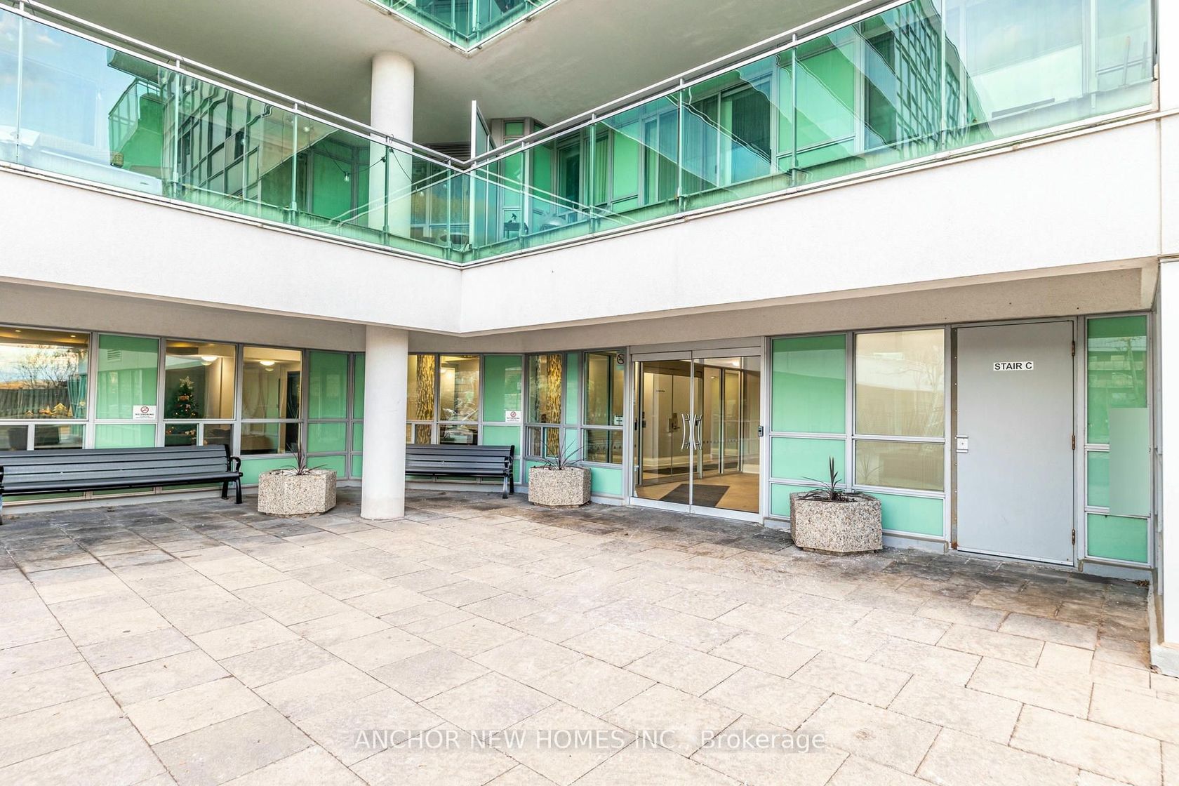 426 - 60 Fairfax Cres, Clairlea-Birchmount, Toronto 