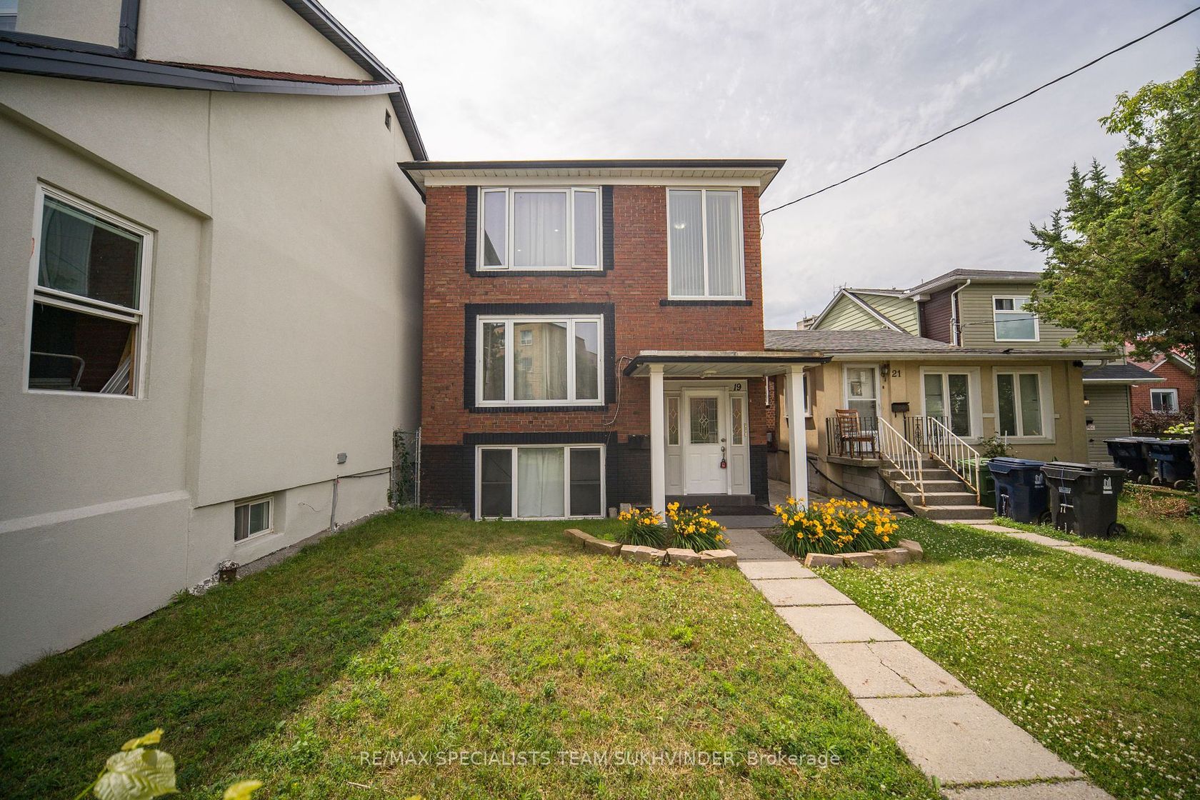 19 Buttonwood Ave, Mount Dennis, Toronto 