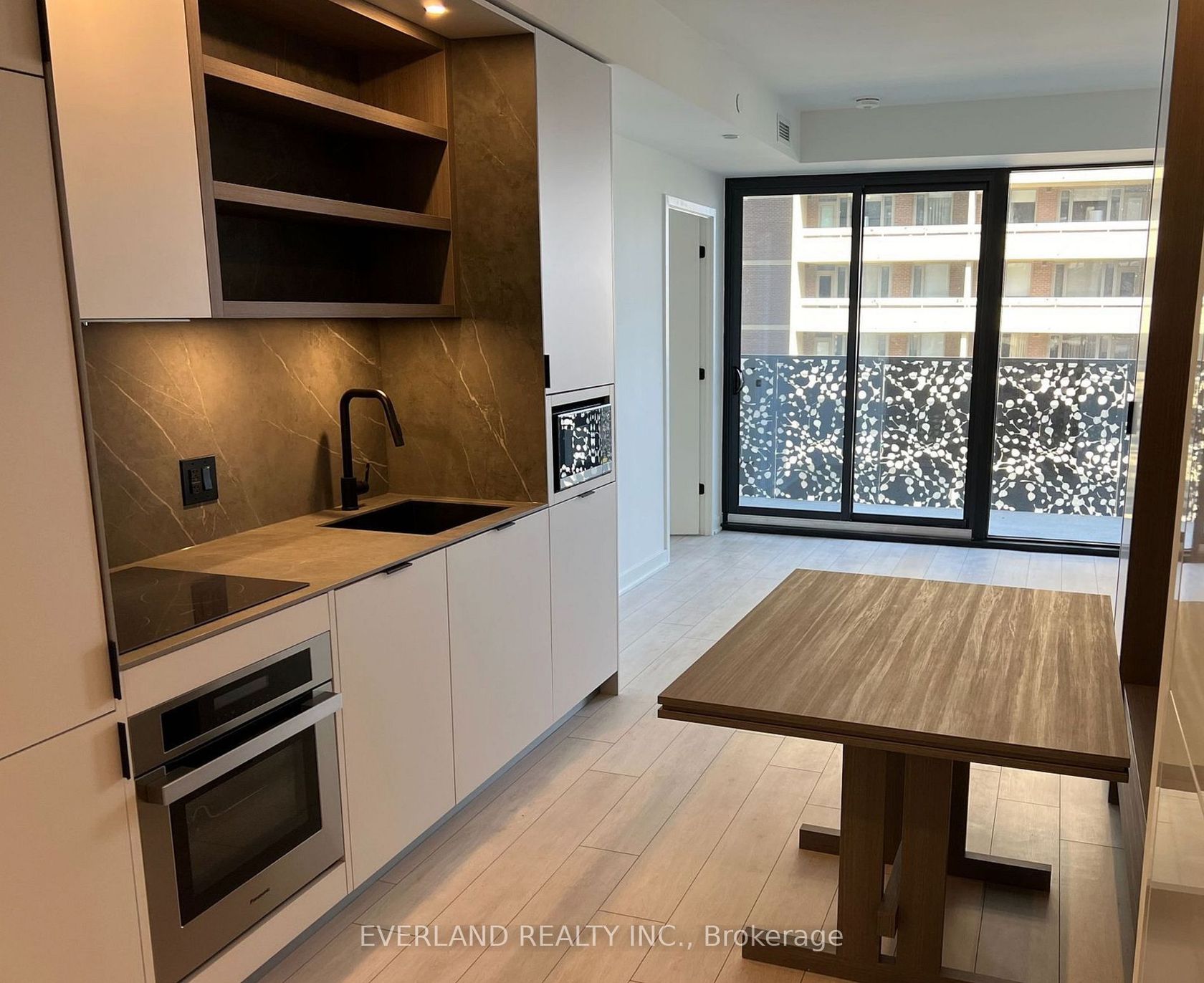 2201 - 55 Charles Street E, Yonge Corridor, Toronto by Loree Meneguzzi Real Estate 2201 - 55 Charles Street E, Yonge Corridor, Toronto