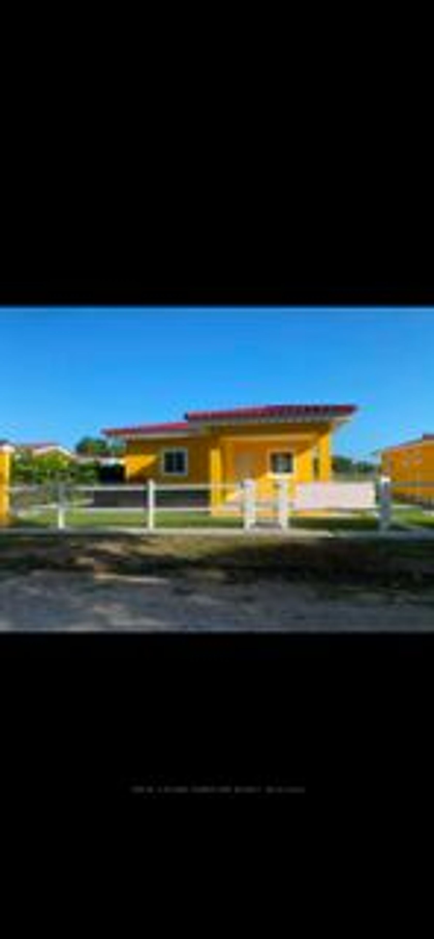 15 Calle Central St 