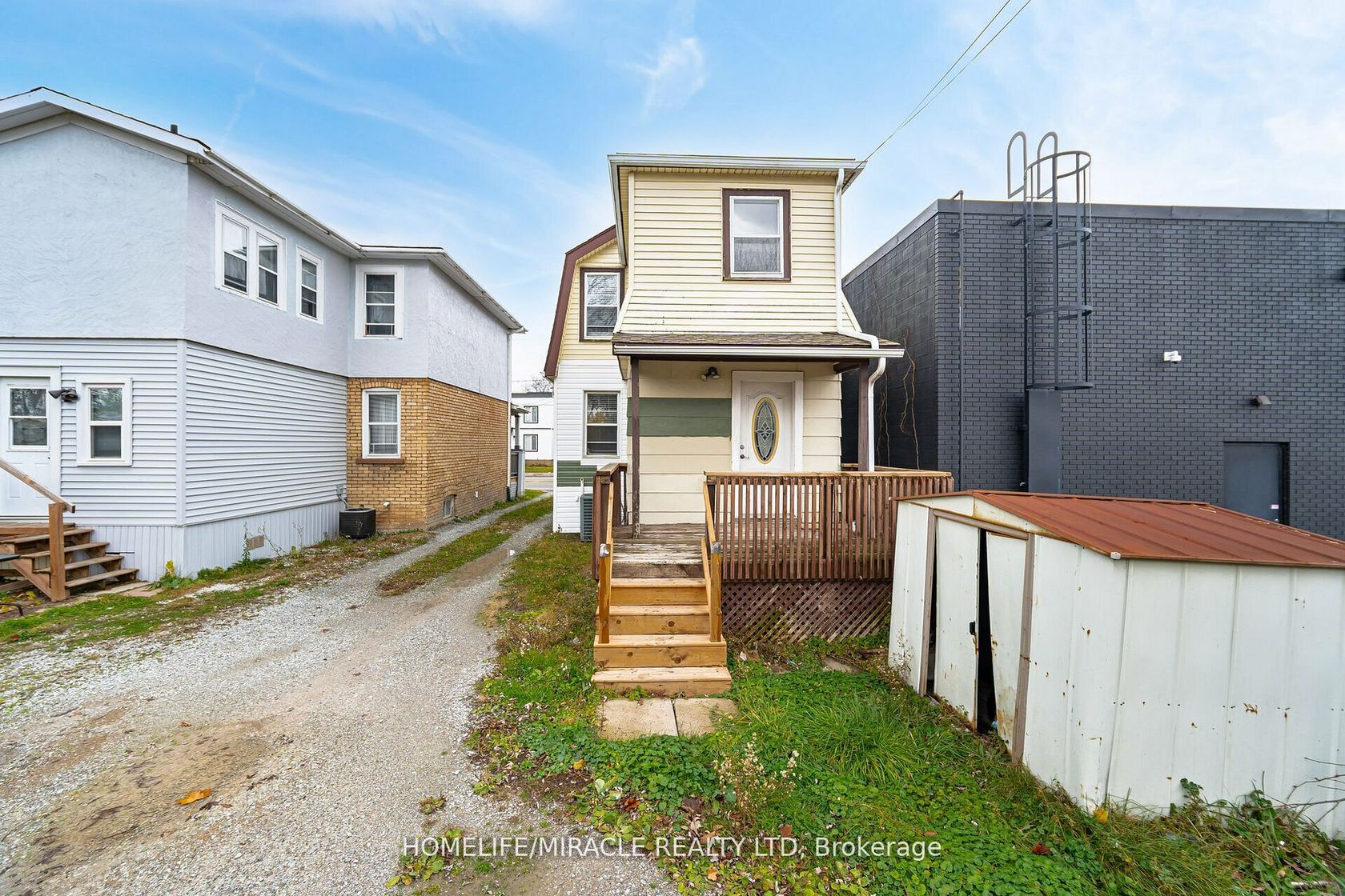 465 E MAIN St 