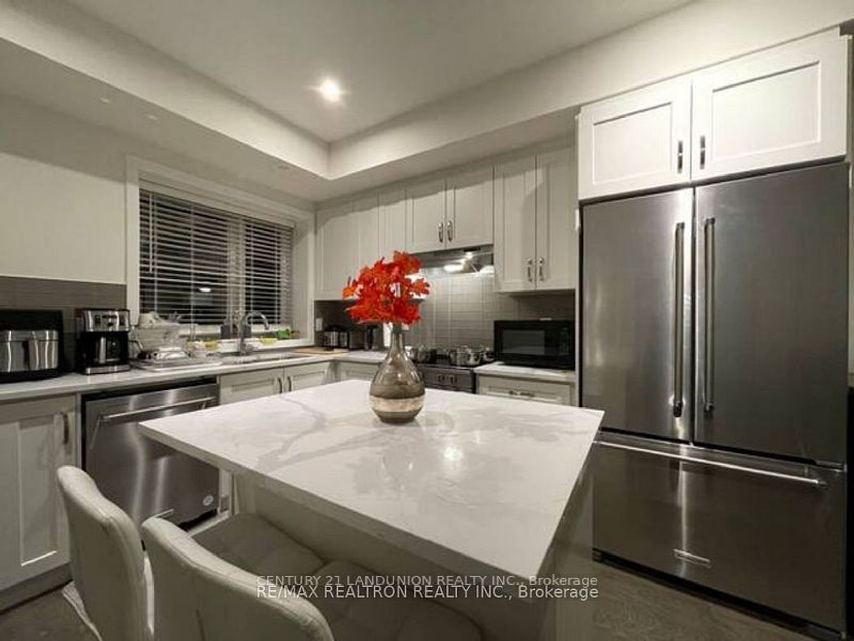 98 E William Duncan Rd, Downsview-Roding-CFB, Toronto by Loree Meneguzzi Real Estate 98 E William Duncan Rd, Downsview-Roding-CFB, Toronto