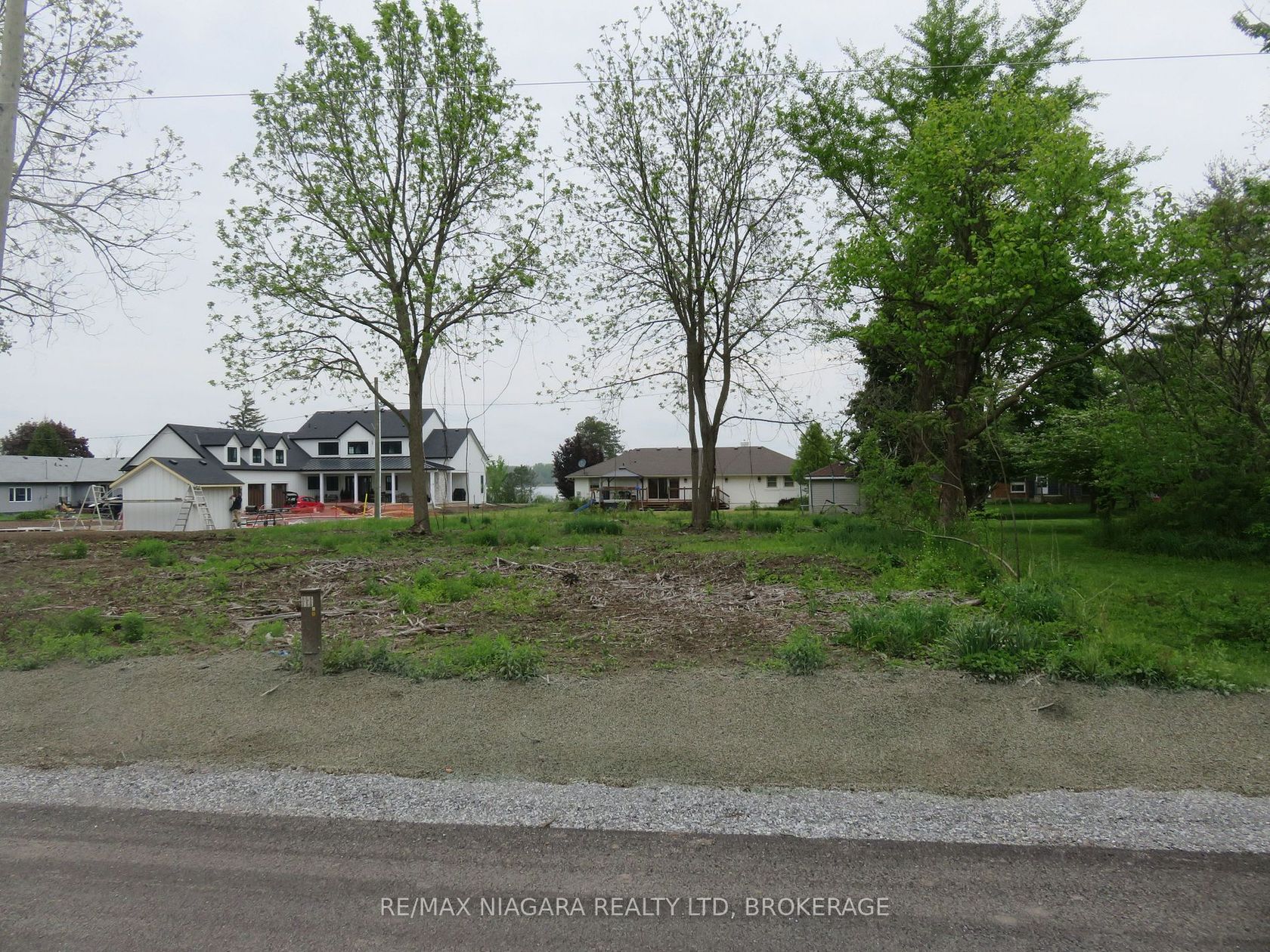 2156 Houck Cres 