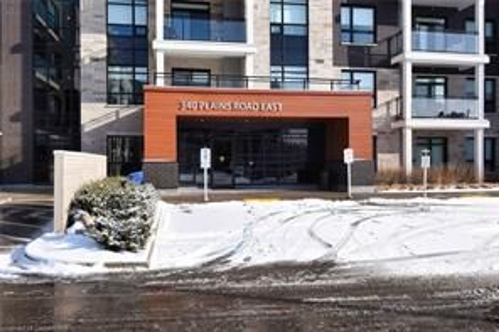 610 - 340 Plains Road E, LaSalle, Burlington 