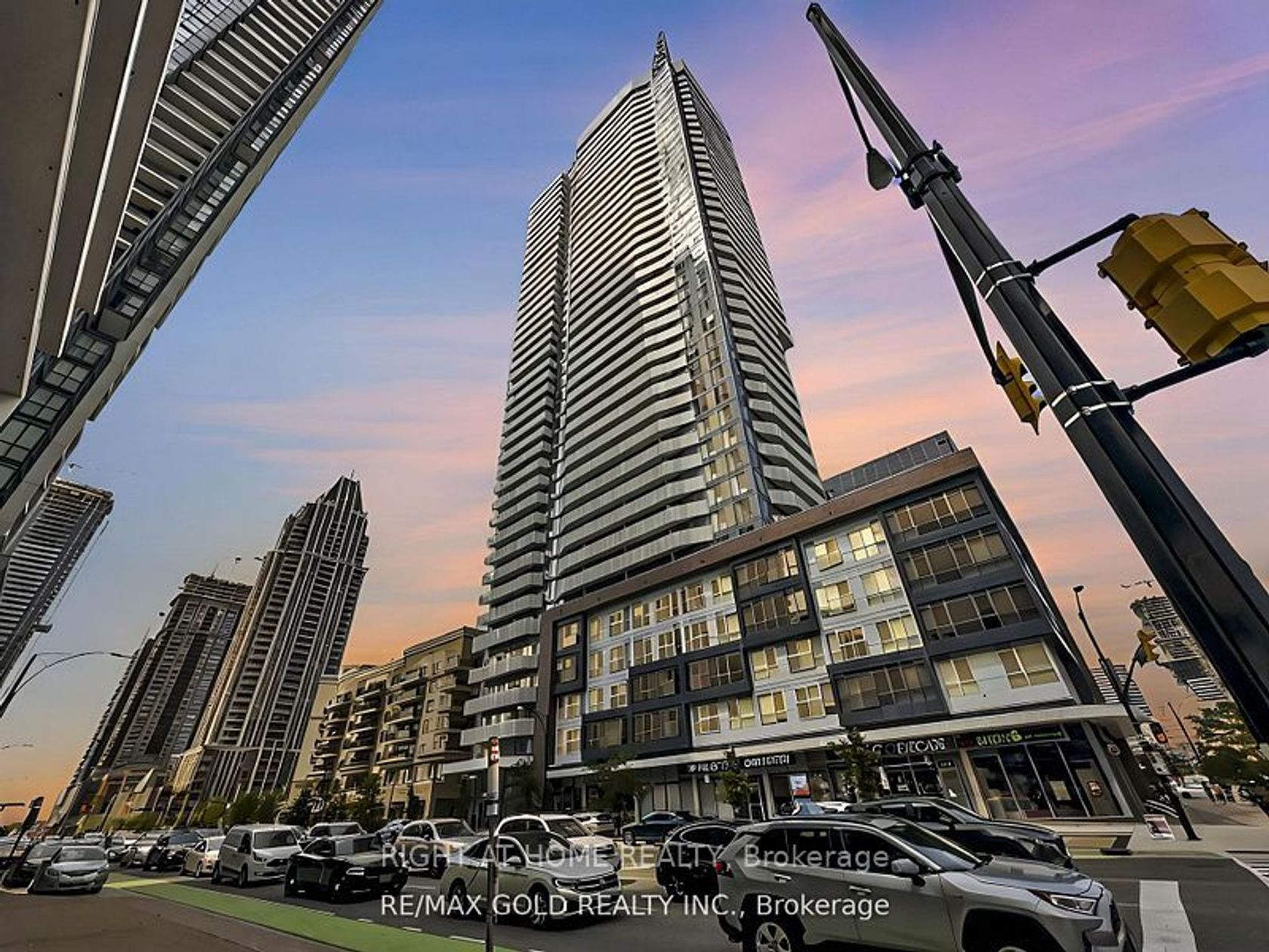 1008 - 4065 Confederation Parkway, City Centre, Mississauga by Loree Meneguzzi Real Estate 1008 - 4065 Confederation Parkway, City Centre, Mississauga