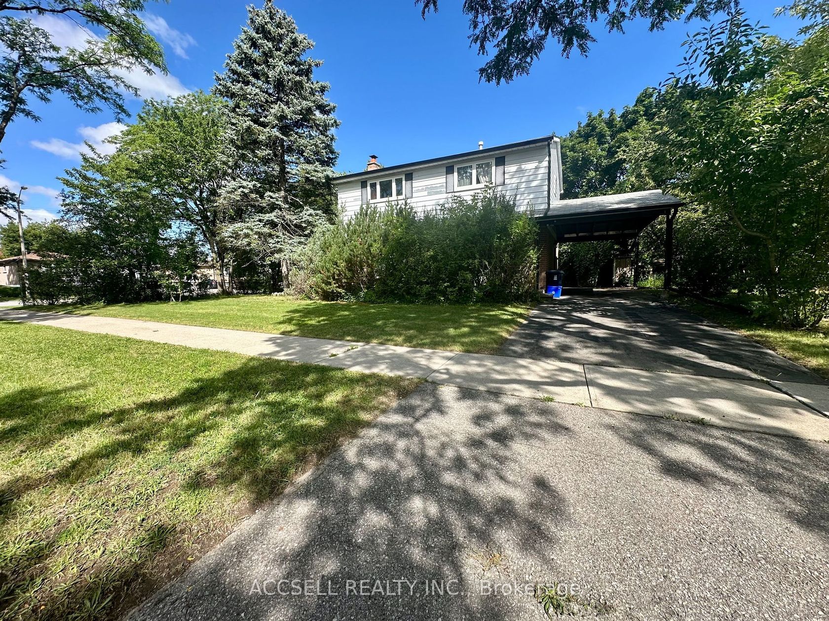 10 Banda Square, Clairville, Toronto 