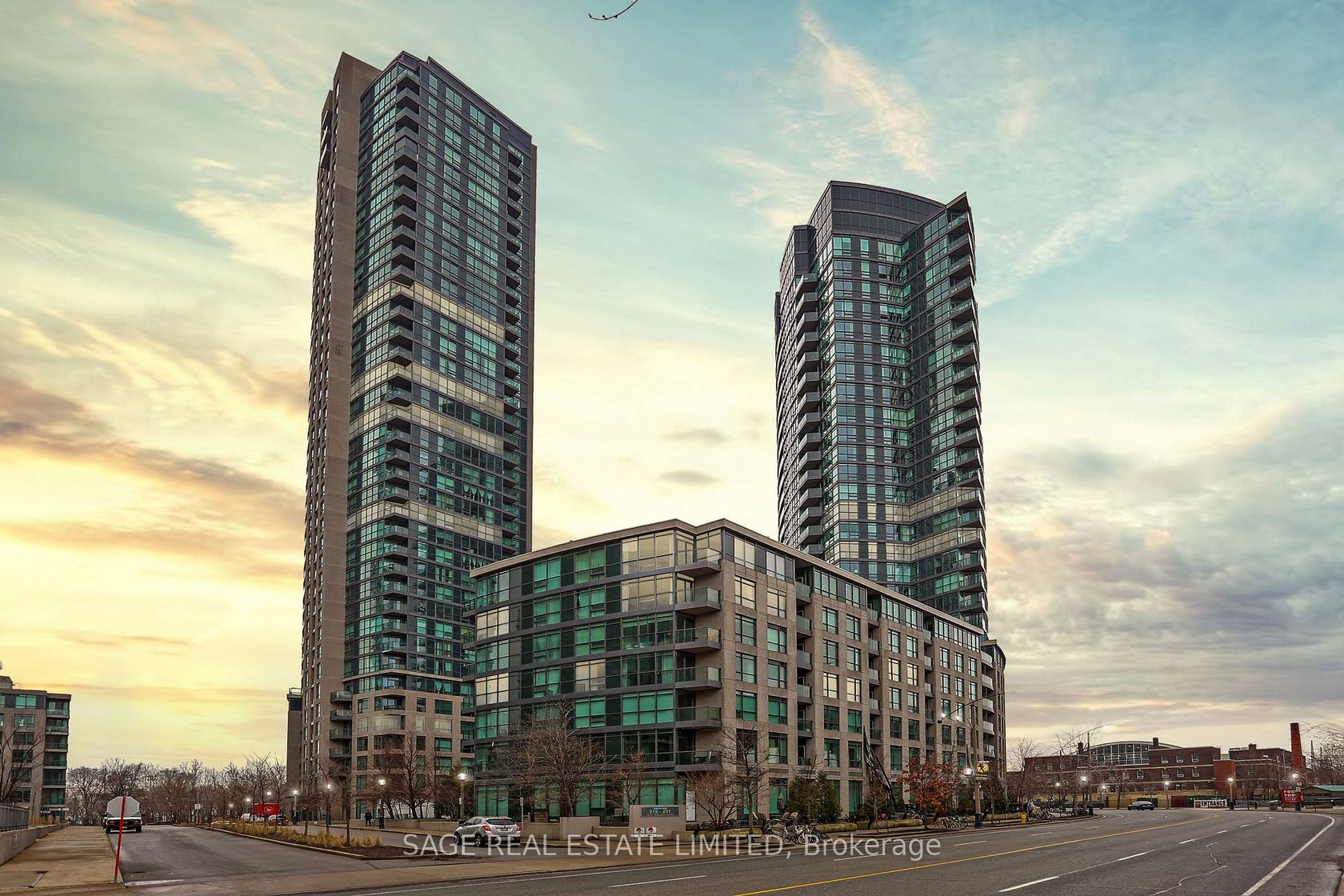 409 - 16 Brookers Lane, Mimico, Toronto by Loree Meneguzzi Real Estate 409 - 16 Brookers Lane, Mimico, Toronto