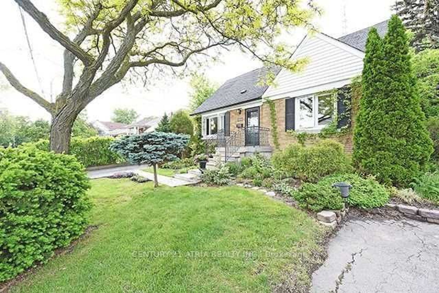 284 Bogert Ave, Lansing-Westgate, Toronto 