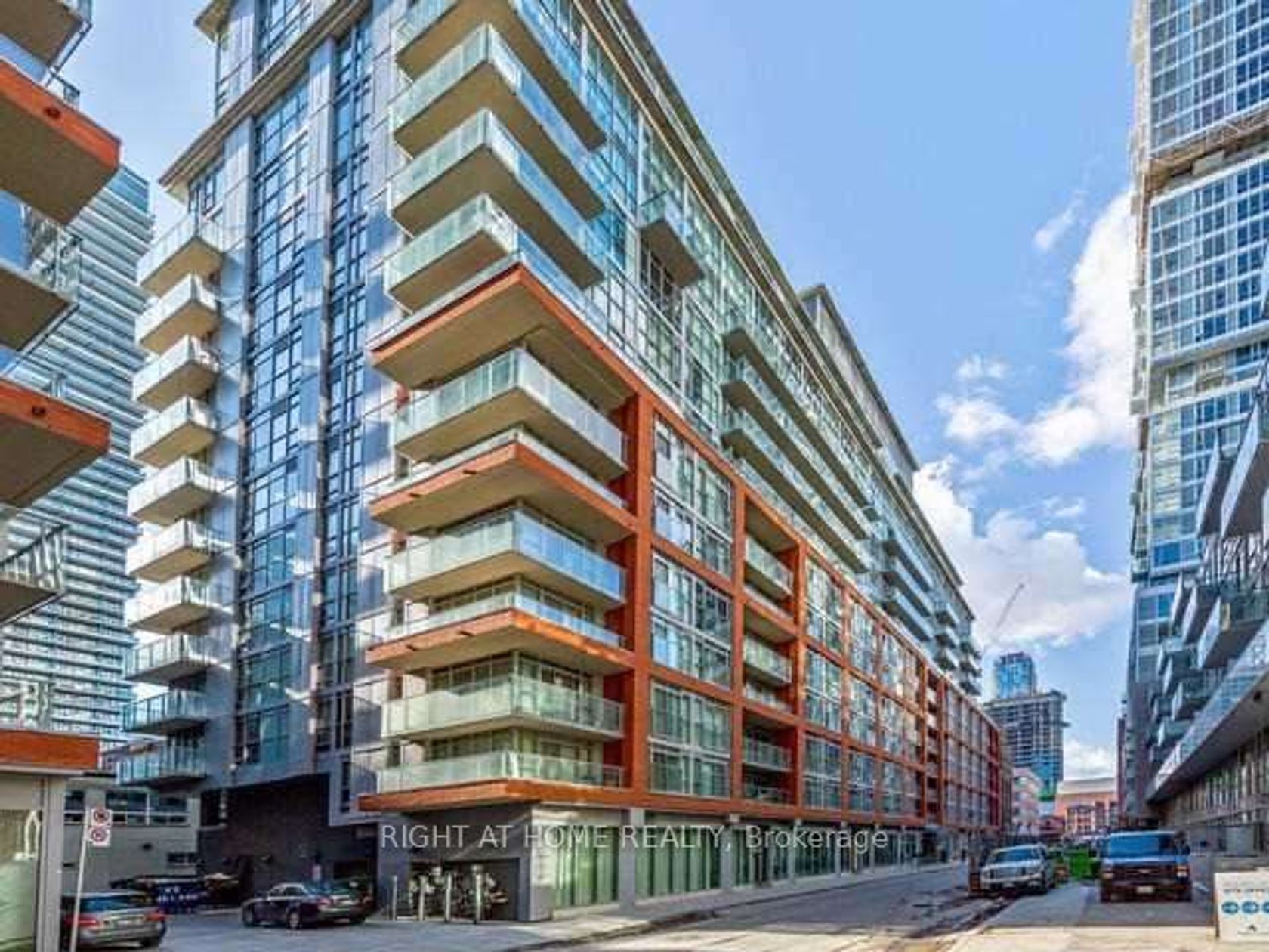 LPH02 - 21 Nelson Street, Waterfront Communities C1, Toronto 