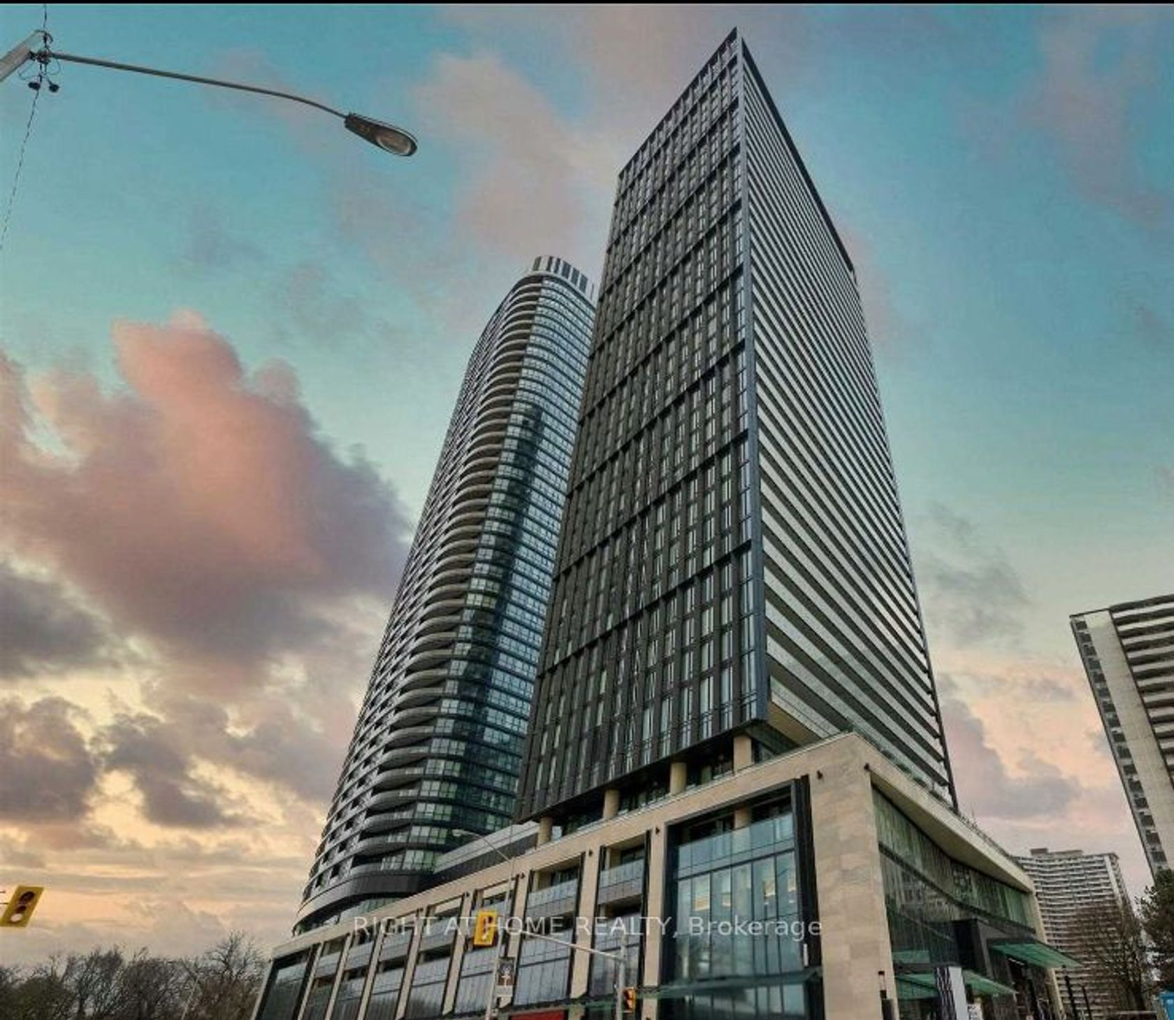 1502 - 575 E Bloor St, North St. James Town, Toronto by Loree Meneguzzi Real Estate 1502 - 575 E Bloor St, North St. James Town, Toronto
