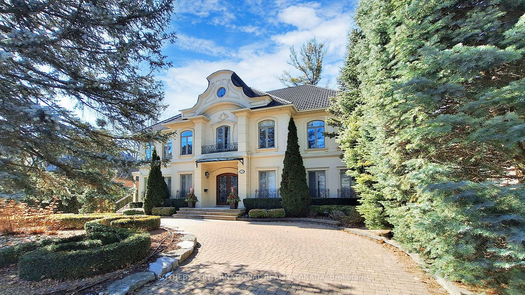28 Glenorchy Road, York Mills, Toronto by Alessia Polo 28 Glenorchy Road, York Mills, Toronto