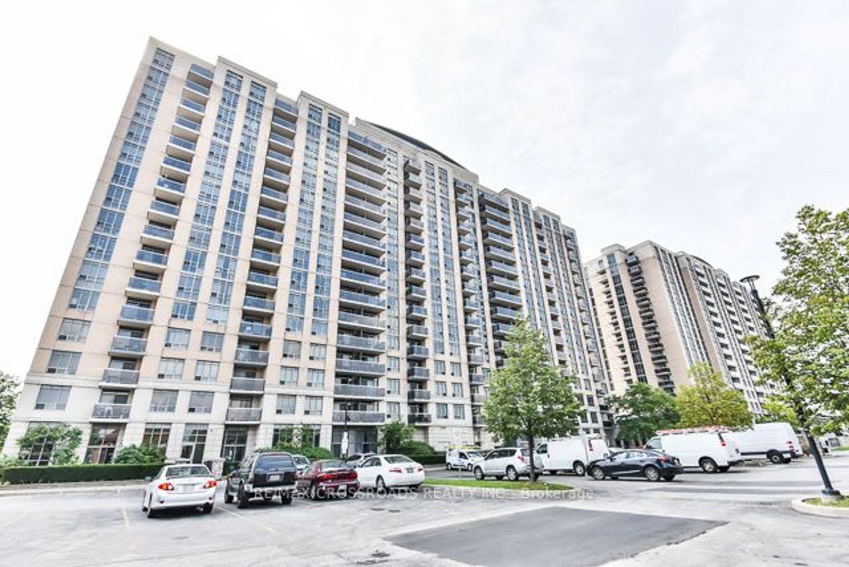 906 - 8 Mondeo Dr, Dorset Park, Toronto by Loree Meneguzzi Real Estate 906 - 8 Mondeo Dr, Dorset Park, Toronto
