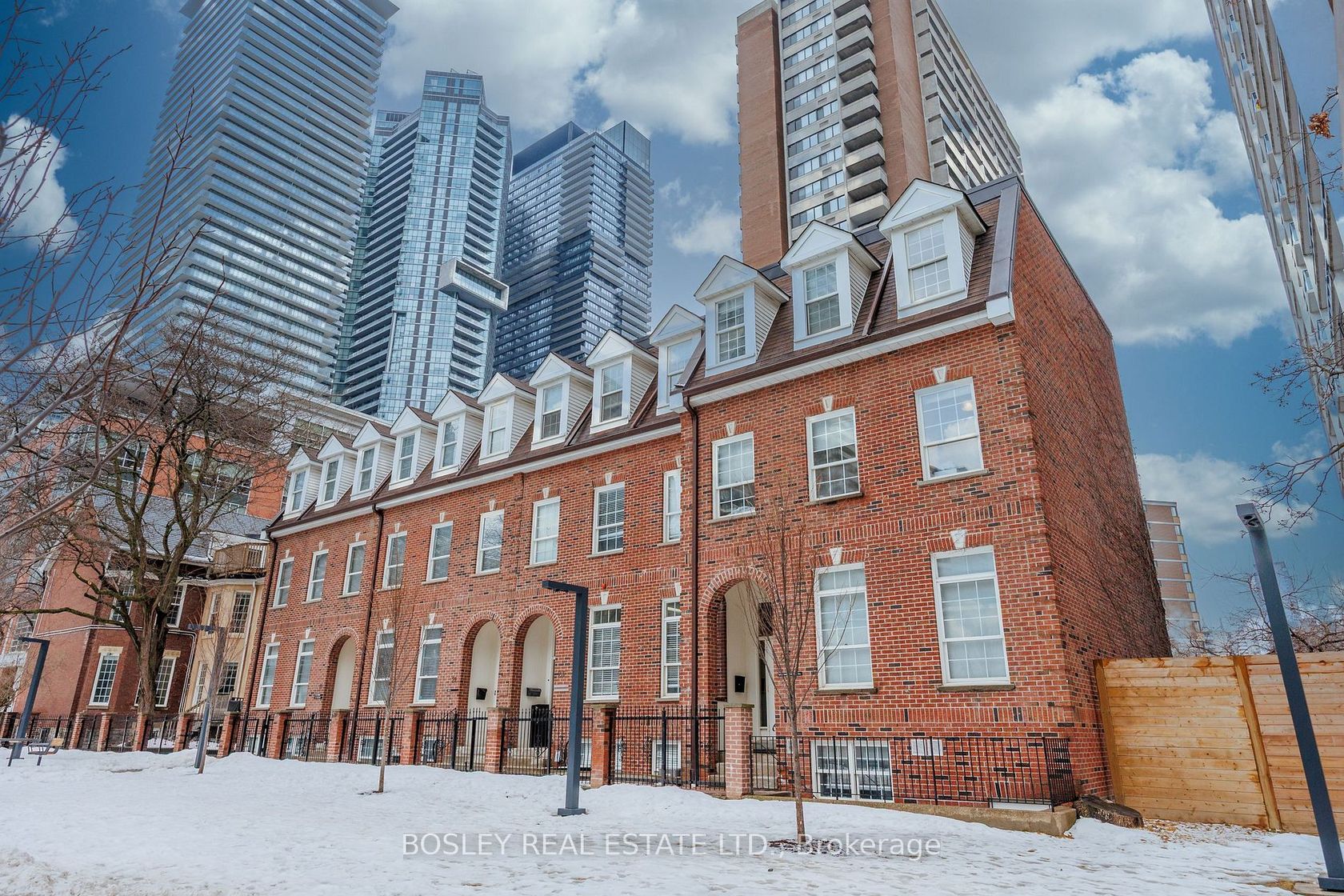 21 Isabella Street, Church-Yonge Corridor, Toronto by Loree Meneguzzi Real Estate 21 Isabella Street, Church-Yonge Corridor, Toronto