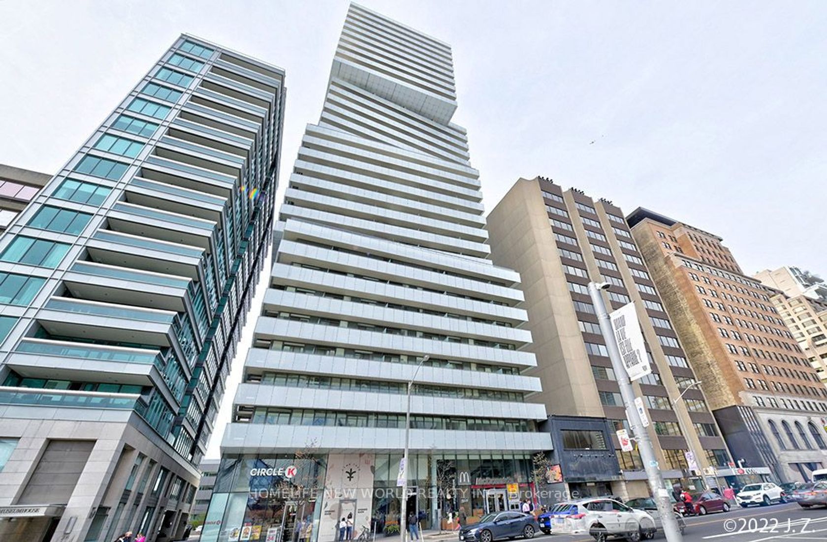 1601 - 200 Bloor Street W, Annex, Toronto by Loree Meneguzzi Real Estate 1601 - 200 Bloor Street W, Annex, Toronto