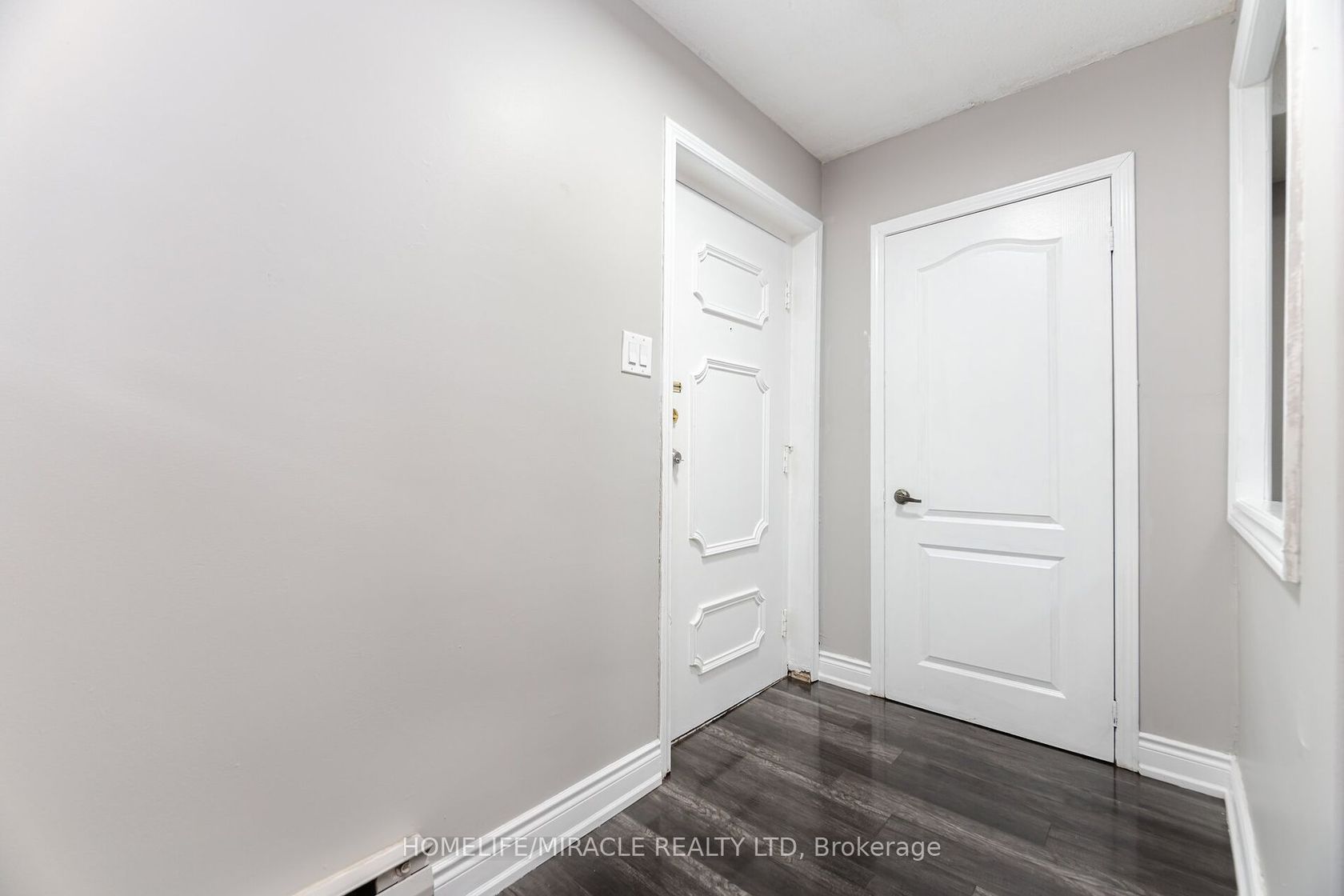 111 - 2 Valhalla Inn Rd, Islington-City Centre West, Toronto 