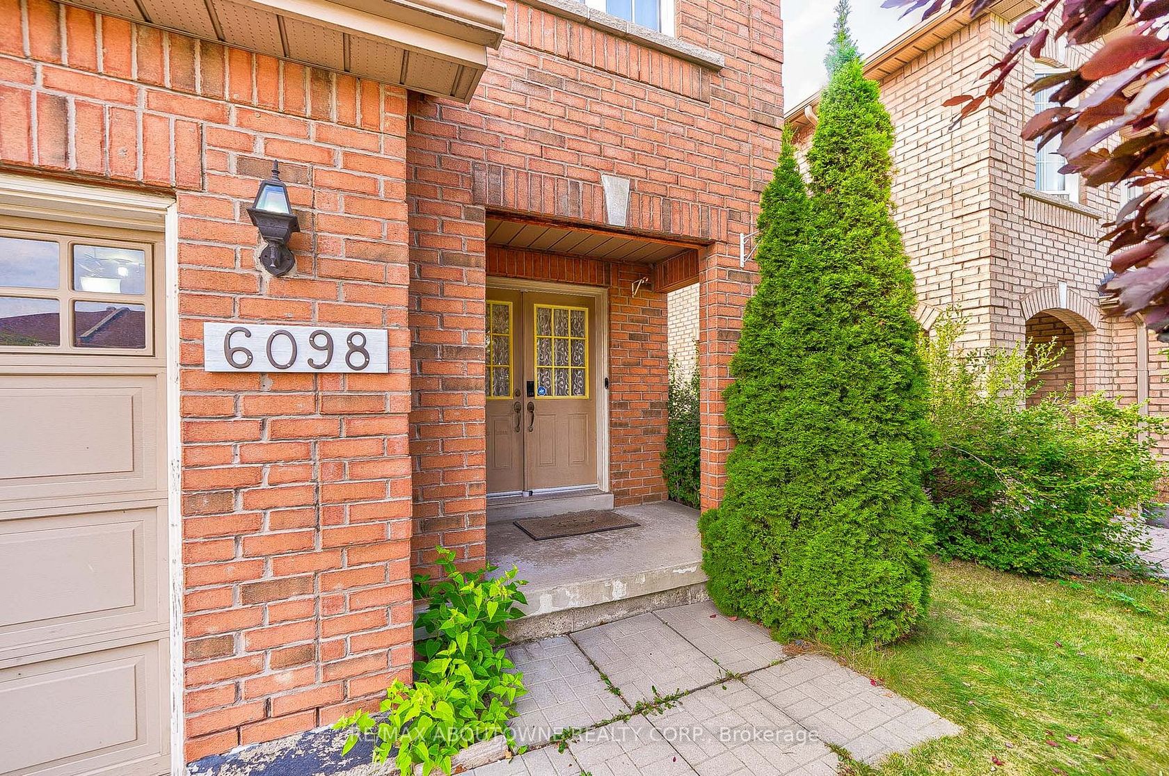 6098 Rowers Crescent, East Credit, Mississauga 