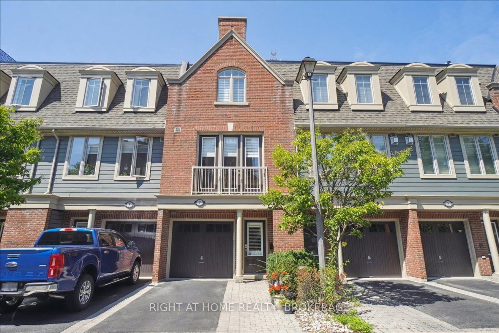 7 - 99 S Brant St, 1002 - CO Central, Oakville 