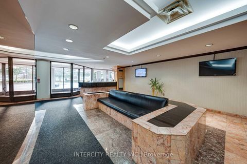 Photo 10 at 410 - 1 Rowntree Road, Jamestown, Toronto