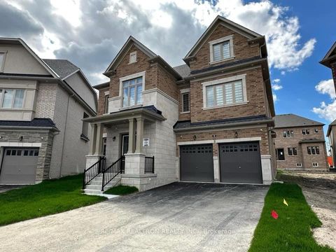 Photo 1 at 41 Perigo Court, Rural Richmond Hill, Richmond Hill