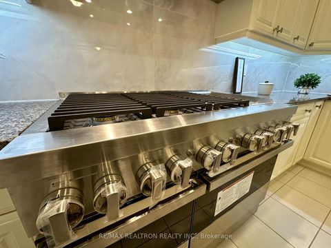 Photo 12 at 41 Perigo Court, Rural Richmond Hill, Richmond Hill