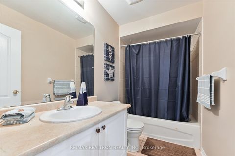 Photo 10 at 78 Dairy Drive, Birchmount, Toronto