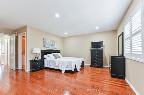 Photo 13 at 78 Dairy Drive, Birchmount, Toronto