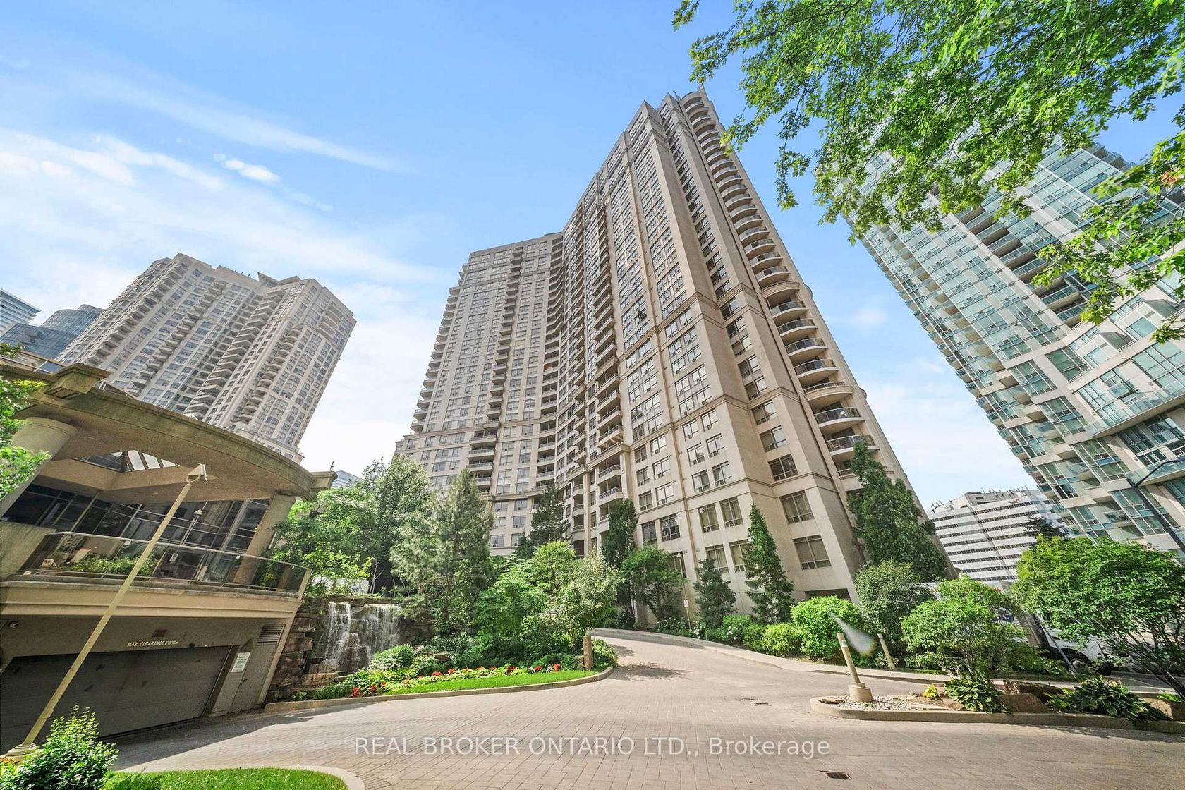 2530 - 3888 Duke Of York Boulevard, City Centre, Mississauga 