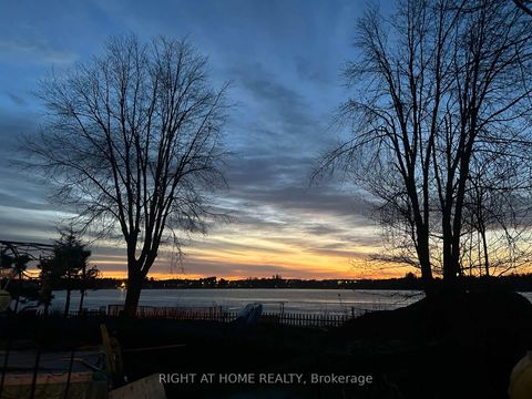 Photo 3 at 195 Lakeland Crescent, Oak Ridges Lake Wilcox, Richmond Hill