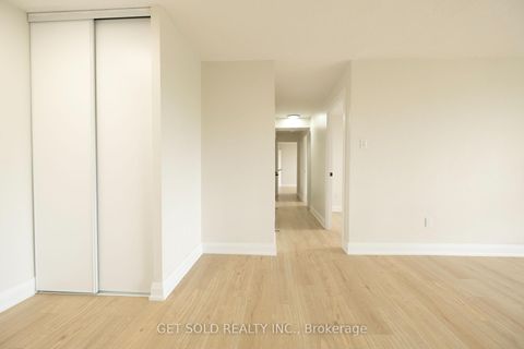 Photo 11 at 405 - 120 Dundalk Drive, Dorset Park, Toronto