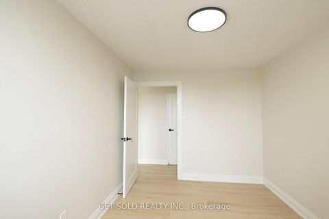 Photo 13 at 405 - 120 Dundalk Drive, Dorset Park, Toronto