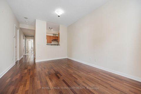 Photo 18 at 722 - 438 Richmond Street W, Waterfront Communities C1, Toronto