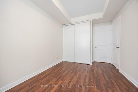 Photo 22 at 722 - 438 Richmond Street W, Waterfront Communities C1, Toronto