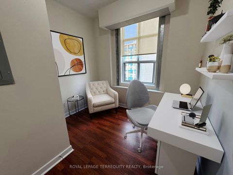Photo 28 at 722 - 438 Richmond Street W, Waterfront Communities C1, Toronto