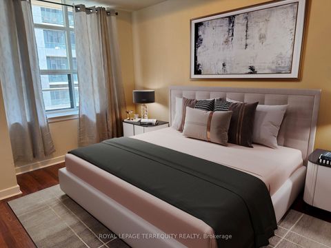 Photo 30 at 722 - 438 Richmond Street W, Waterfront Communities C1, Toronto